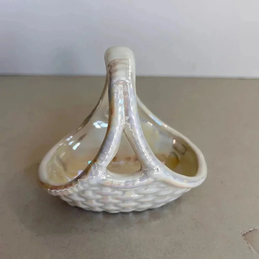 Vintage Basket Small Off-white Iridescent‎
